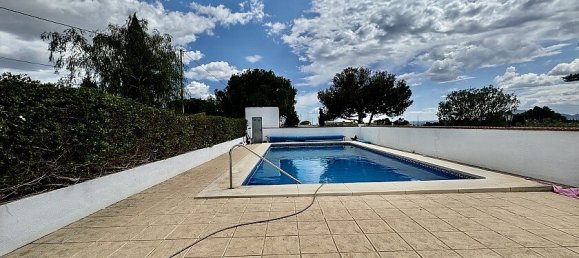 6 bedrooms Villa in Alicante, Spain No. 14258 2