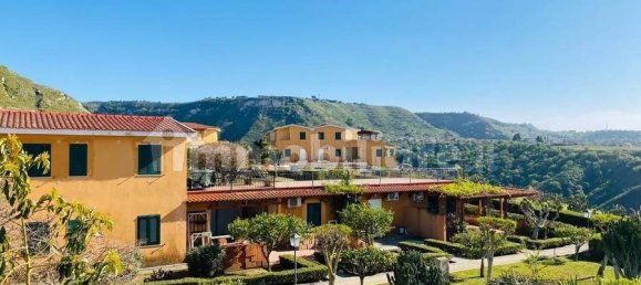 2 bedrooms Apartment in Parghelia, Italy No. 111386 2