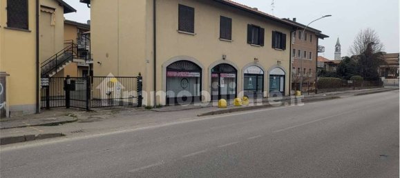 2 rooms Commercial property in Pozzo d'Adda, Italy No. 213660 3