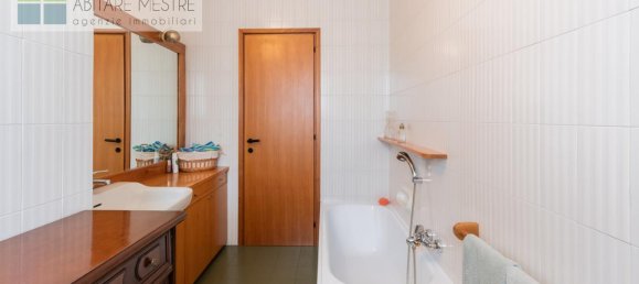 7 rooms Apartment in Treviso, Italy No. 5183 33