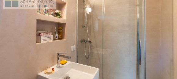 7 rooms Apartment in Treviso, Italy No. 5183 4