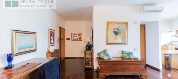 7 rooms Apartment in Treviso, Italy No. 5183 11