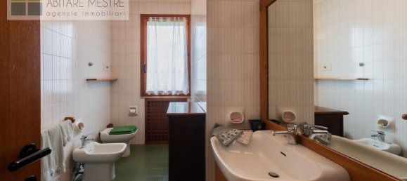 7 rooms Apartment in Treviso, Italy No. 5183 31