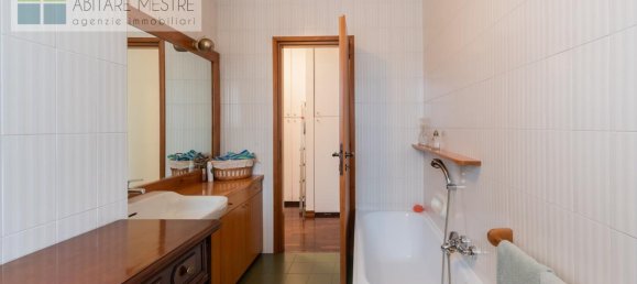 7 rooms Apartment in Treviso, Italy No. 5183 32