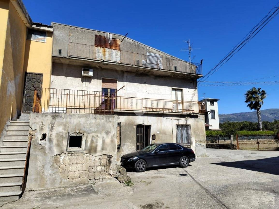 2 bedrooms House in San Felice a Cancello, Italy No. 63733