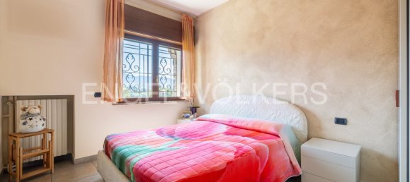 5 bedrooms Villa in Cunardo, Italy No. 102292 10