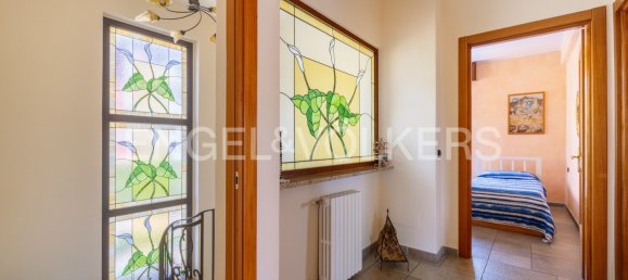 5 bedrooms Villa in Cunardo, Italy No. 102292 12