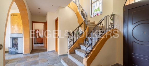 5 bedrooms Villa in Cunardo, Italy No. 102292 5