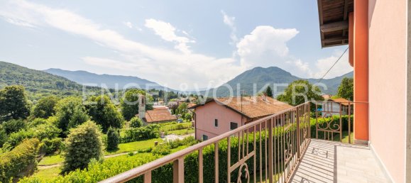 5 bedrooms Villa in Cunardo, Italy No. 102292 17