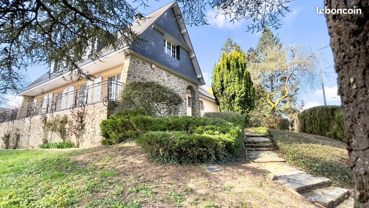 4 bedrooms Castles in Mayenne, France No. 312622