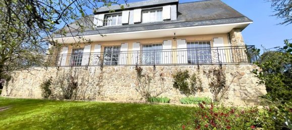 4 bedrooms Castles in Mayenne, France No. 312622 2