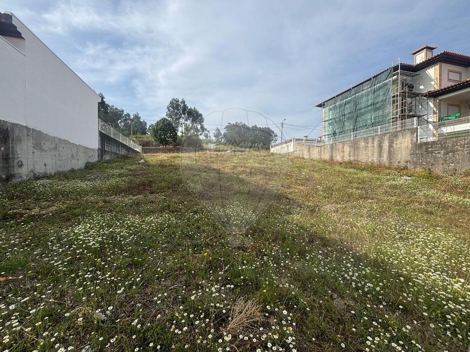  Land in Pacos de Ferreira, Portugal No. 203969