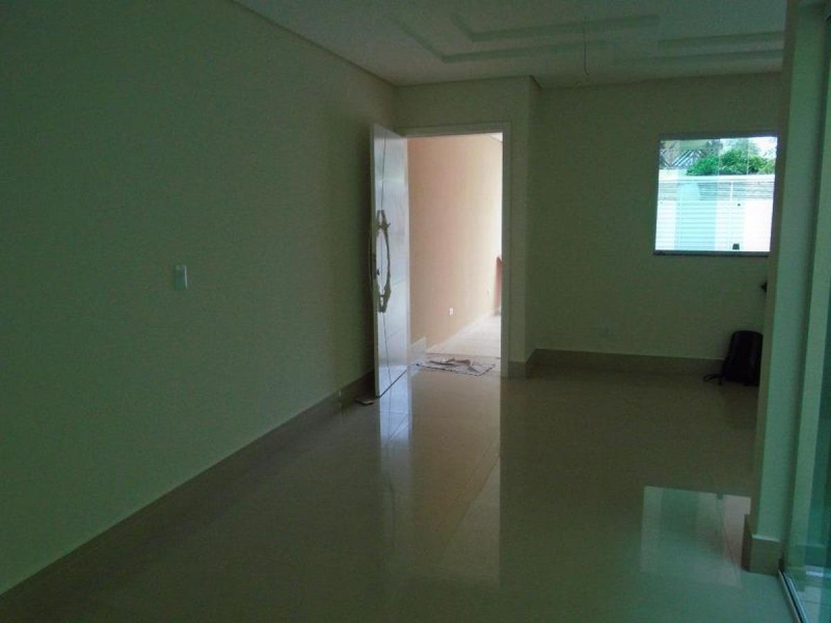 Casa de 4 dormitorios en Sao Paulo, Brazil No. 469515