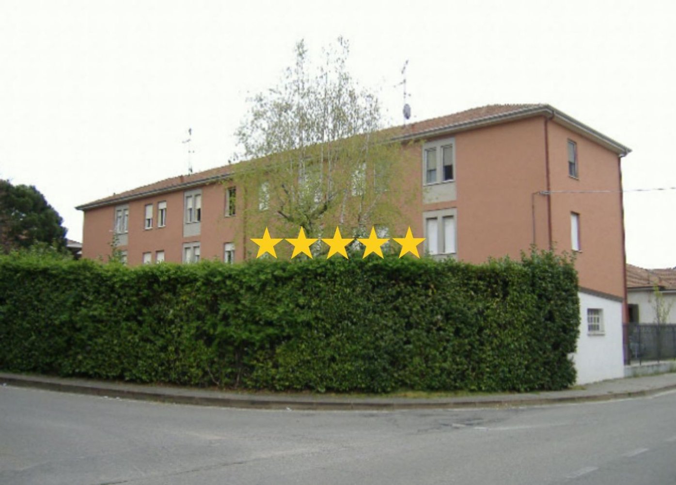 3غرفة شقة في Gallarate, Italy رقم 334146