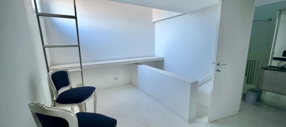 Dúplex de 7 habitaciónes en Venice, Italy No. 89310 20