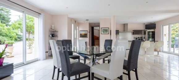 5 bedrooms Villa in Creuzier-le-Vieux, France No. 332044 8