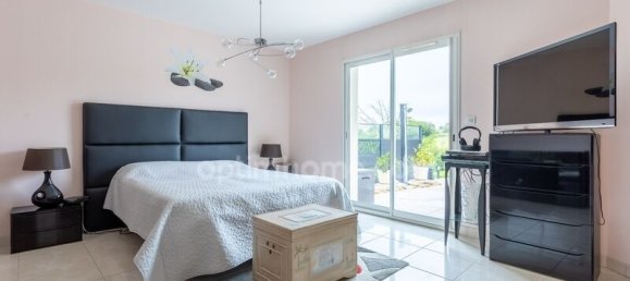 5 bedrooms Villa in Creuzier-le-Vieux, France No. 332044 10