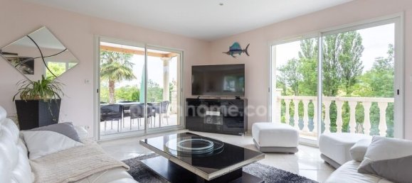 5 bedrooms Villa in Creuzier-le-Vieux, France No. 332044 6