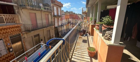 2 bedrooms House in Pachino, Italy No. 19399 4