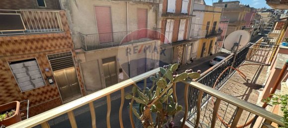 2 bedrooms House in Pachino, Italy No. 19399 2