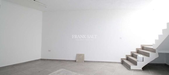 Oficina en Paola, Malta 100 m² No. 12708 28