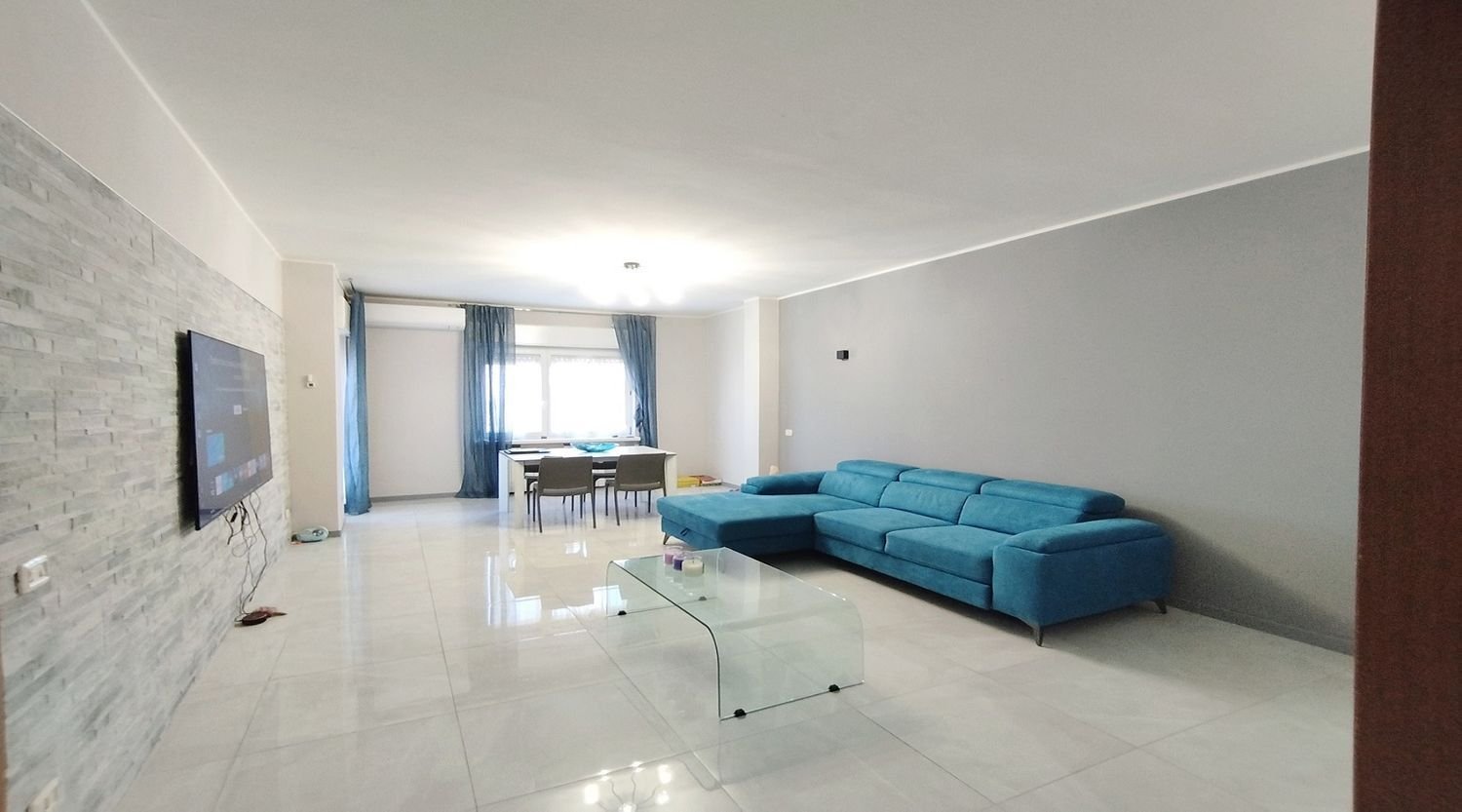 4 rooms Apartment in Cerro Maggiore, Italy No. 207747