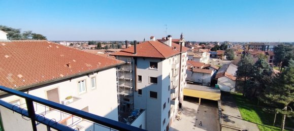 4 rooms Apartment in Cerro Maggiore, Italy No. 207747 37