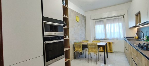 4 rooms Apartment in Cerro Maggiore, Italy No. 207747 10