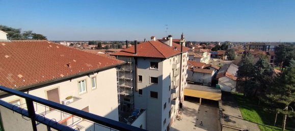4 rooms Apartment in Cerro Maggiore, Italy No. 207747 21