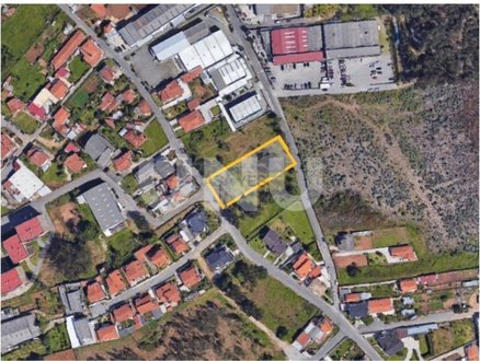 1992m² Land in Oliveira de Azemeis, Portugal No. 81406