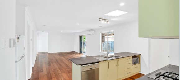 4 bedrooms House in Tarneit, Australia No. 71 5