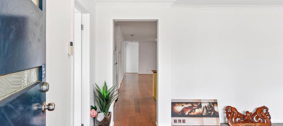 4 bedrooms House in Tarneit, Australia No. 71 3