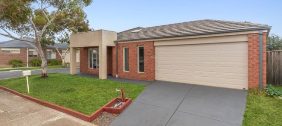 4 bedrooms House in Tarneit, Australia No. 71 2