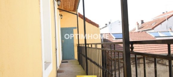 Квартира с 2 спальнями в Шалон-сюр-Сон, Франция № 206688 2