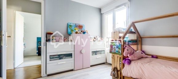 3 bedrooms Apartment in Courbevoie, France No. 297038 10