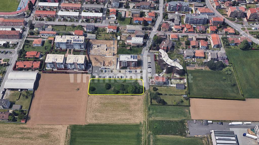Grundstück in Saronno, Italy 3500m², Nr. 173744