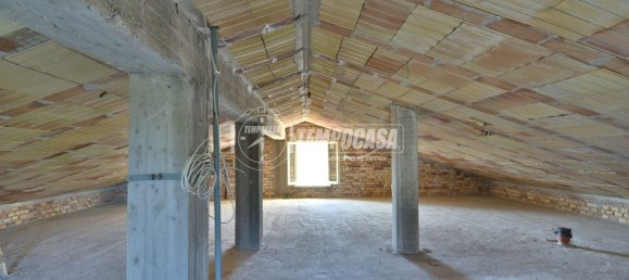 4 Schlafzimmer Haus in Osimo, Italy, Nr. 286538 3