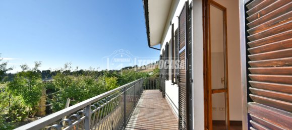 4 Schlafzimmer Haus in Osimo, Italy, Nr. 286538 8