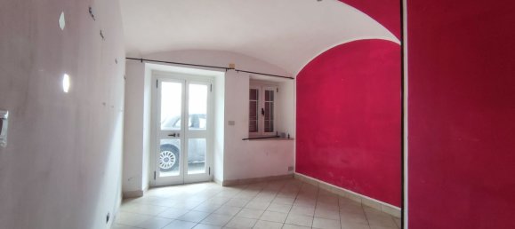 4 rooms House in Ivrea, Italy No. 11233 8