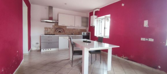 4 rooms House in Ivrea, Italy No. 11233 3
