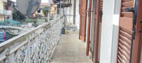 4 rooms House in Ivrea, Italy No. 11233 28