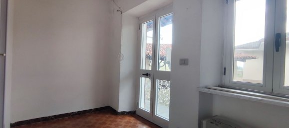 4 rooms House in Ivrea, Italy No. 11233 15