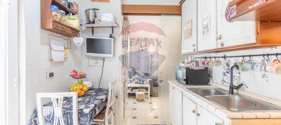 3 rooms Apartment in Rome, Italy No. 16391 13