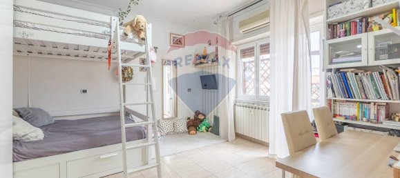 3 rooms Apartment in Rome, Italy No. 16391 44