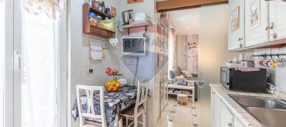 3 rooms Apartment in Rome, Italy No. 16391 14