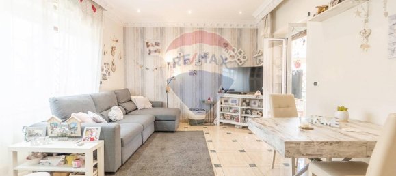 3 rooms Apartment in Rome, Italy No. 16391 3