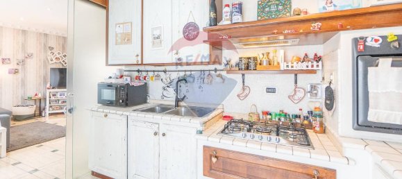 3 rooms Apartment in Rome, Italy No. 16391 12