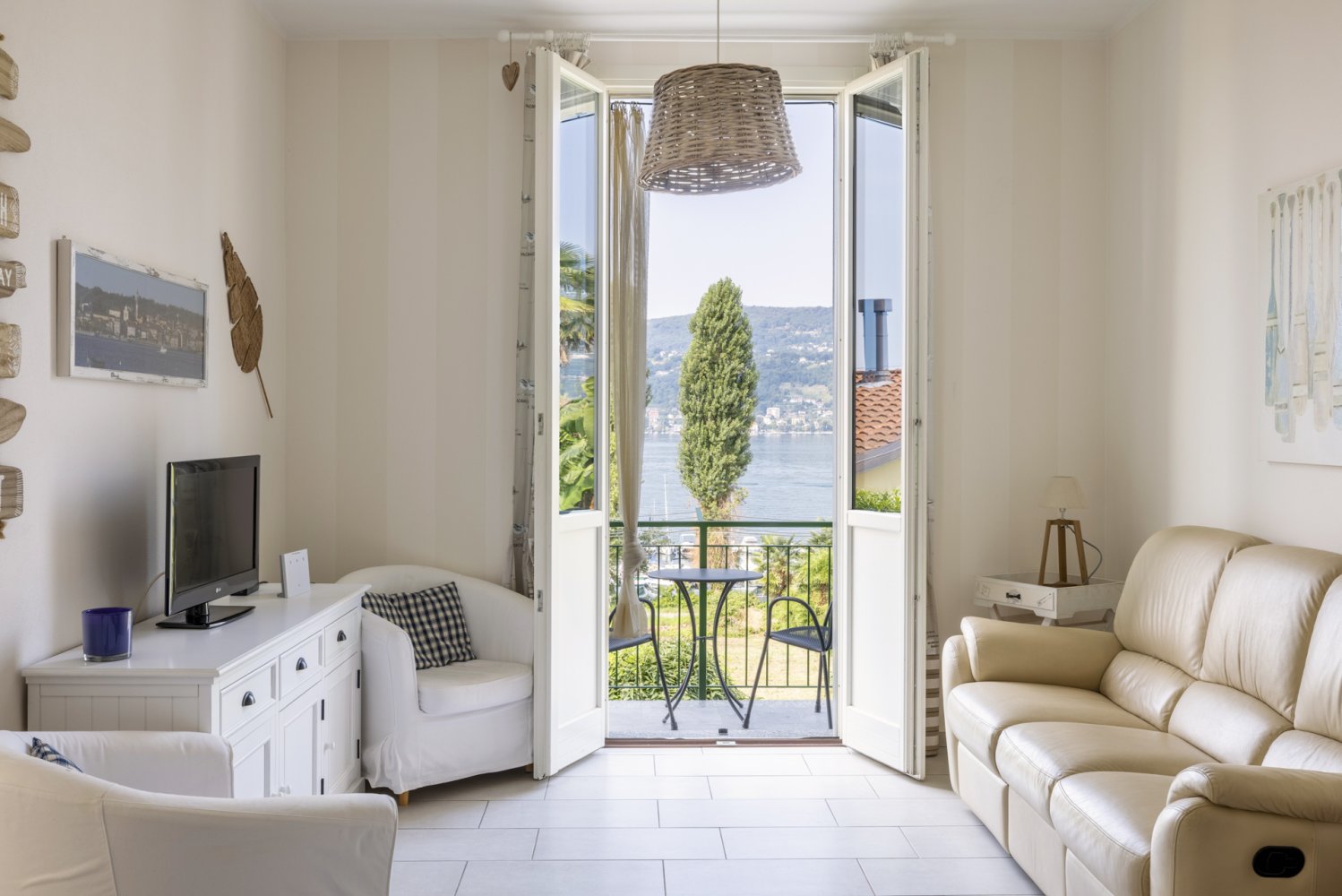 3 Schlafzimmer Haus in Ranco, Italy, Nr. 328156