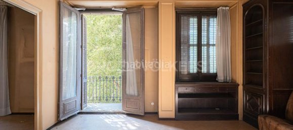 6 bedrooms Apartment in Eixample, Spain No. 142638 2