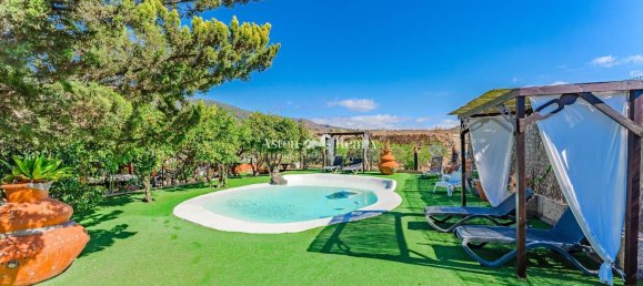 553m² Building in San Miguel de Abona, Spain No. 27681 11